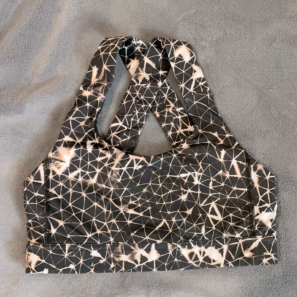 Lululemon sports bra